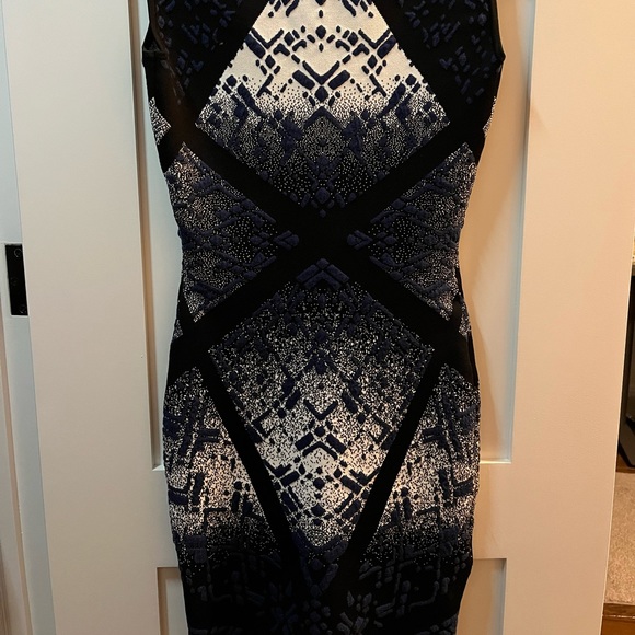 BCBG bandage dress with gradient design in XS - Picture 6 of 6